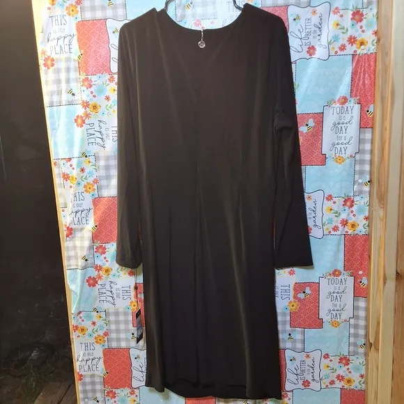 NWT TOMMY HILFIGER BLACK LONG SLEEVE ABOVE THE KNEE SHEATH COCKTAIL DRESS